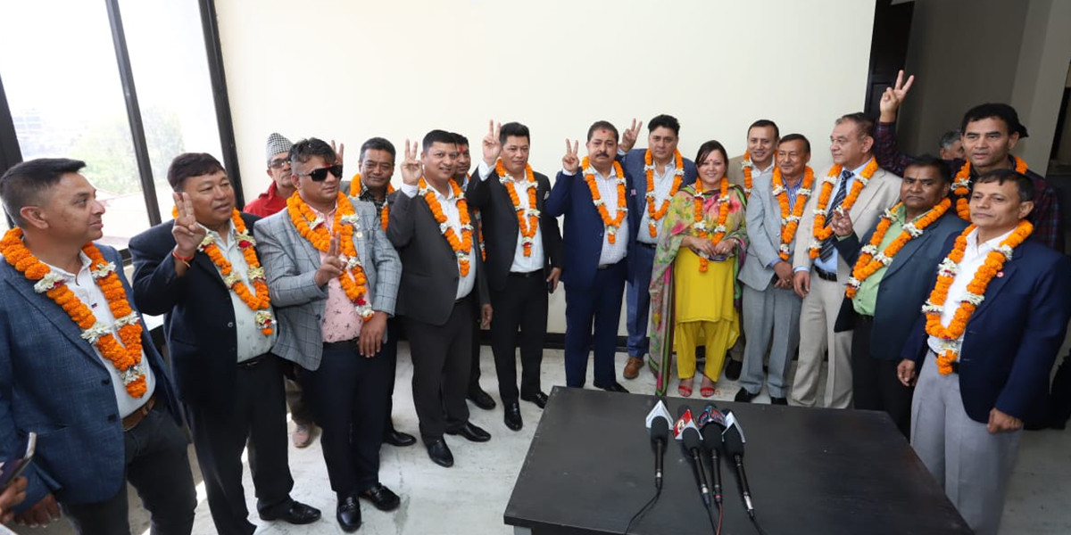 महासंघको वरिष्ठ उपाध्यक्ष पदमा अन्जन श्रेष्ठले गरे उम्मेदवारी दर्ता